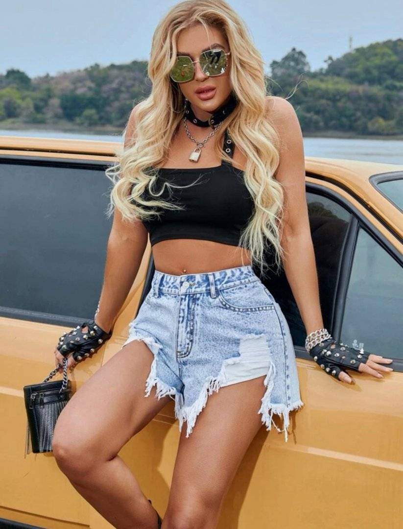 Pantaloni scurti din denim si decupaje - Light blue